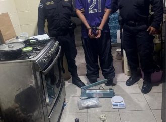 CAPTURAN A ADOLESCENTE DE 14 AÑOS CON MARIHUANA Y DROGAS SINTÉTICAS DURANTE ALLANAMIENTO