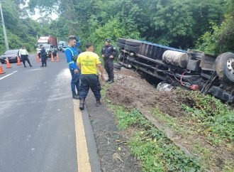 COLISIÓN ENTRE DOS CAMIONES DE CARGA GENERA EMERGENCIA EN LA CARRETERA PANAMERICANA, EN EL CONGO