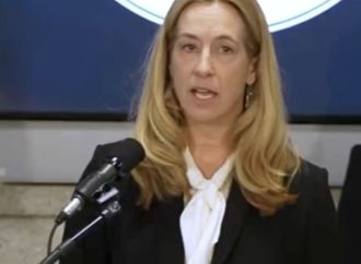 GOBERNADORA DE NUEVA JERSEY DENUNCIA RESTRICCIONES DURANTE VISITA A CENTRO DE DETENCIÓN DE ICE