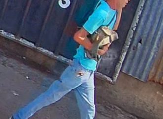 PNC CAPTURA A HOMBRE ACUSADO DE HURTAR MÁS DE $3,000 Y UN REVÓLVER EN EL CENTRO DE SAN SALVADOR