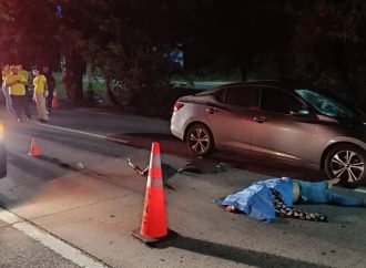 MUJER FALLECE TRAS SER ATROPELLADA EN LA CARRETERA A COMALAPA