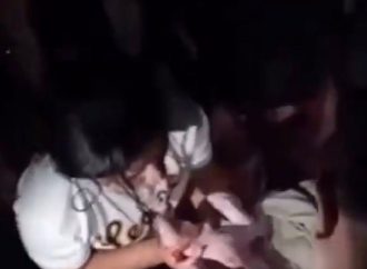 MUJER DA A LUZ EN MEDIO DE LOS TERREMOTOS EN VENEZUELA MIENTRAS CONTINÚAN LAS LABORES DE RESCATE
