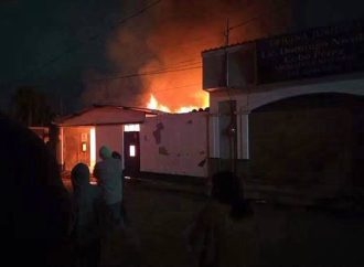 PROTESTA EN GUATEMALA TERMINA CON INCENDIO EN VIVIENDA DE JUEZA TRAS DESALOJO DE ADULTA MAYOR
