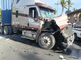 CHOQUE ENTRE AUTOBÚS Y FURGÓN DEJA CINCO EXCURSIONISTAS LESIONADOS EN LA CARRETERA  DE SAN SALVADOR A SANTA  ANA