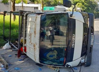 TRES TRABAJADORES DEL MOP RESULTAN LESIONADOS EN ACCIDENTE DE TRÁNSITO RUMBO AL PUERTO DE LA LIBERTAD