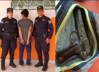 ADOLESCENTE ES CAPTURADO TRAS DISPARO DENTRO DE UN CENTRO ESCOLAR EN SANTA ANA