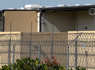 ESTADOS UNIDOS ANUNCIA LA COMPRA DE DOS GRANDES CENTROS DE DETENCIÓN PARA INMIGRANTES EN CALIFORNIA