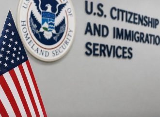 GOBIERNO DE TRUMP IMPLEMENTA NUEVA MEDIDA MIGRATORIA QUE PERMITE REMITIR CASOS DE ASILO A TRIBUNALES SIN ENTREVISTA INICIAL