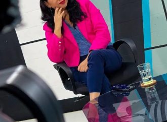 BETHY ARANA RENUNCIA A CANDIDATURA A DIPUTADA POR SANTA ANA BAJO LA BANDERA DEL FMLN