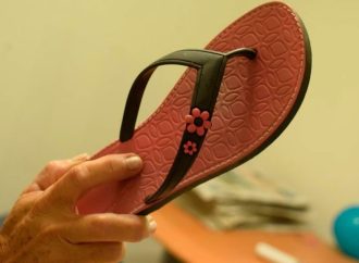 “LEY CHANCLA” PROHÍBE CASTIGOS FÍSICOS CONTRA MENORES EN AGUASCALIENTES, MÉXICO