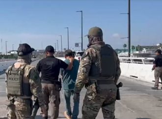 ICE REPORTA CASI 50,000 INMIGRANTES DETENIDOS SOLO EN JULIO