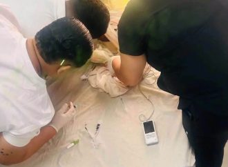 NIÑO DE DOS AÑOS ES RESCATADO TRAS PRESUNTO INCIDENTE EN UNA PILA EN YORO