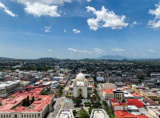 EL SALVADOR TENDRÁ UN MIÉRCOLES MUY CALUROSO CON LLUVIAS PUNTUALES