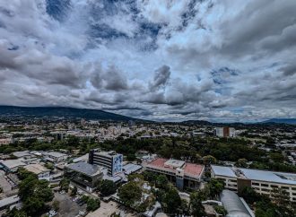 PRONOSTICAN LLUVIAS Y TORMENTAS PARA ESTE JUEVES EN VARIOS SECTORES DE EL SALVADOR