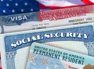 NUEVA YORK DEMANDA AL GOBIERNO DE TRUMP PARA FRENAR REGLA QUE PODRÍA AFECTAR LAS GREEN CARDS