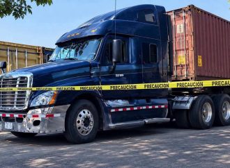 CONDUCTOR DE RASTRA ES ENCONTRADO SIN VIDA DENTRO DE UN CABEZAL EN ACAJUTLA