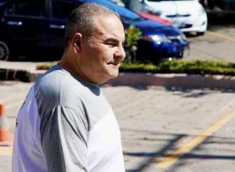 TONY SACA Y SU EXSECRETARIO ÉLMER CHARLAIX REALIZAN TRÁMITES PARA RECIBIR SUS CARTAS DE LIBERTAD