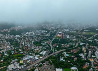 PREVÉN LLUVIAS Y TORMENTAS CON RÁFAGAS DE VIENTO EN EL SALVADOR ESTE MARTES