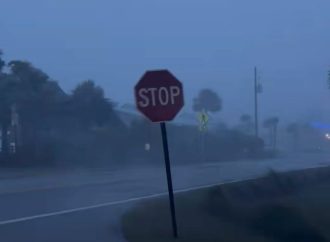 HURACÁN ISAÍAS DEJA A CIENTOS DE MILES SIN ELECTRICIDAD EN ESTADOS UNIDOS