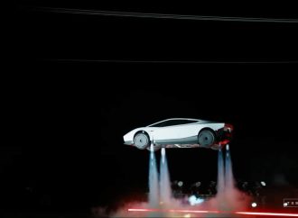 TESLA ANUNCIA UNA NUEVA VERSIÓN DEL ROADSTER CON PROPULSORES DE SPACE X